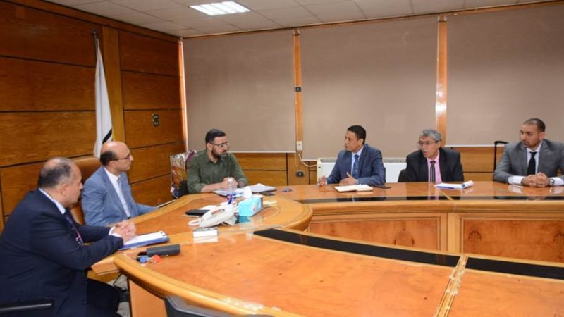 المنشاوى يستقبل وفدآ