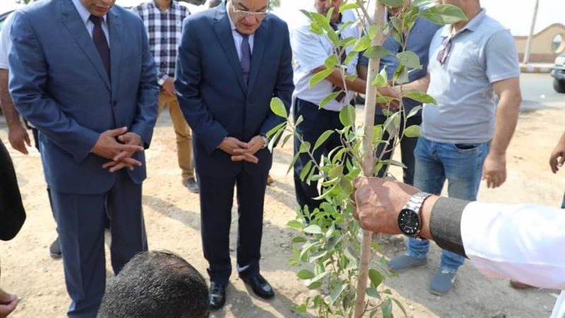 محافظ المنيا يشهد