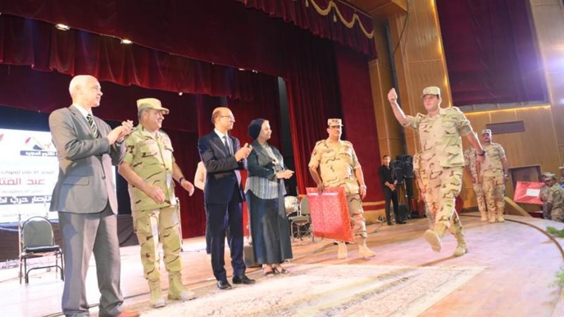 تكريم عدد من أسر