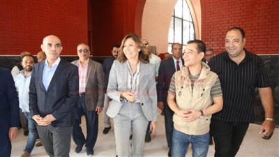 وزيرة الثقافة تتفقد أعمال تطوير قصر ثقافة روض الفرج