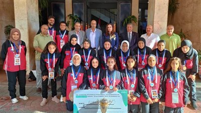 نائب محافظ البحيرة تكرم فريق مدرسة ماجدة الصيرفي الإعدادية