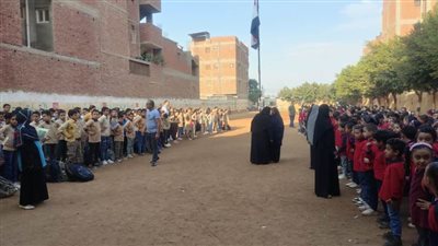 دقيقة حداد لطلاب مدرسة بكفر شكر على روح مديرهم الذي تعرض لأزمة قلبية