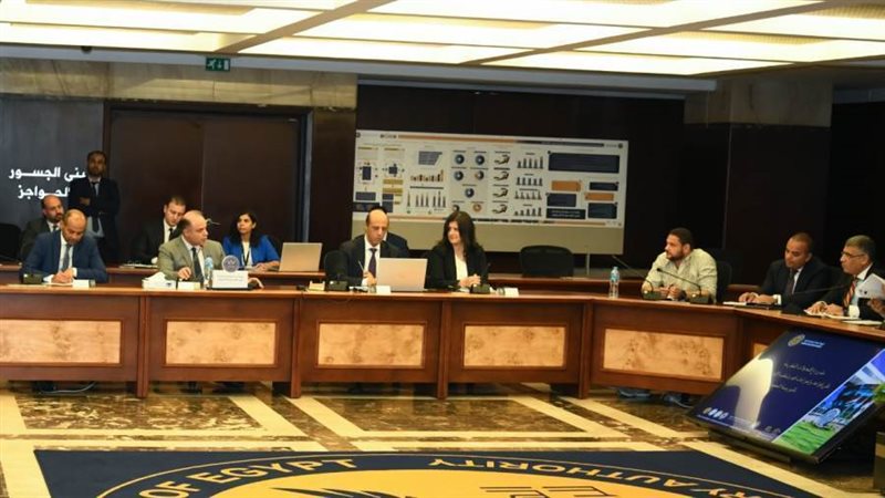 مسؤلى الرقابة مع