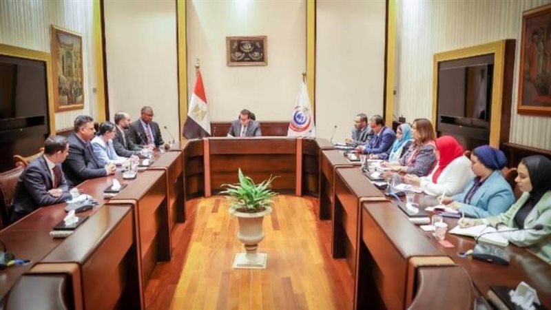 وزير الصحة في لقاء
