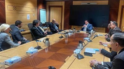 وزير الصحة يبحث مع ممثلي جامعة «جون هوبكنز» التعاون في تطوير الخدمات الطبية