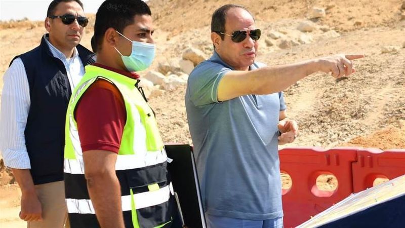 الرئيس خلال جولته