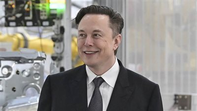 ماسك يعلن عودة خدمات 