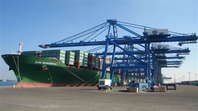 تداول 19 سفينة للحاويات والبضائع العامة بميناء دمياط