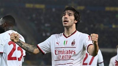 ميلان يفوز على هيلاس فيرونا بهدفين مقابل هدف في الدوري الإيطالي