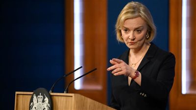 أزمات بريطانيا تقضي على المستقبل السياسي لرئيسة الوزراء في ٤٥ يومًا