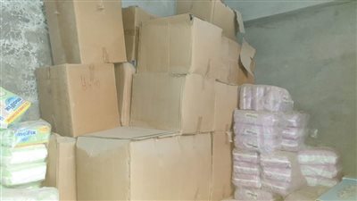 ضبط مخزن ورقيات غير مرخص به ٤٠ ألف ماسك طبي مجهول المصدر 