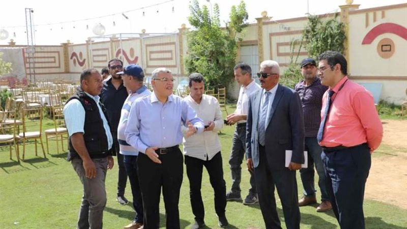 محافظ المنيا خلال