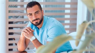 بين حذف أغانيه وعودتها.. الشرنوبي يكشف رسائل الواتساب