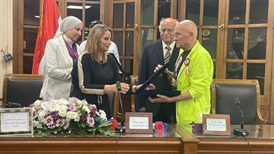 قسم التاريخ وكلية آداب عين شمس تكرم أبطال أكتوبر