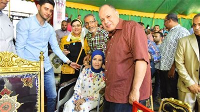 محافظ أسيوط يشارك الأشخاص ذوي الهمم وطلاب المدارس فرحتهم بمشاهدة فقرات السيرك