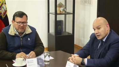 سفير مصر في كيتو يلتقي وزير الزراعة والثروة الحيوانية الإكوادوري