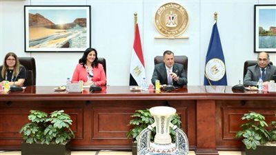 وزير السياحة والآثار ووزيرة الهجرة يبحثان سبل التعاون بينهما