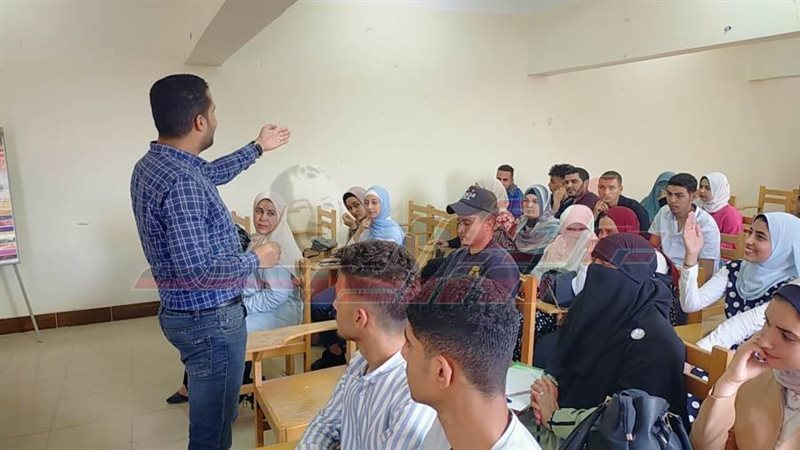 خلال الندوات