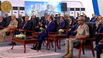 الرئيس السيسي يدعو القطاع الخاص للمساهمة في تعظيم القيمة المضافة لمشروع الرمال السوداء