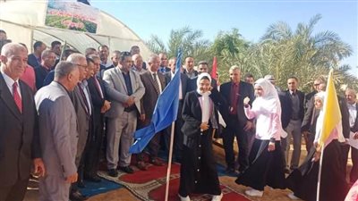 وكيل وزارة التعليم بالوادي الجديد يفتتح الصوبة الزراعية للوحدة المنتجة ويكرم المتميزين 