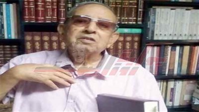 د. محمد حسن عبد الله يهدي مكتبته لبيت ثقافة تمي الأمديد بالدقهلية