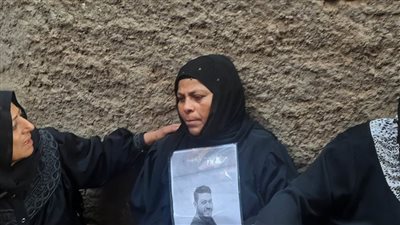 والدة ضحية لقمة العيش بالشرقية: ابني كان بيدافع عن لقمة عيشه