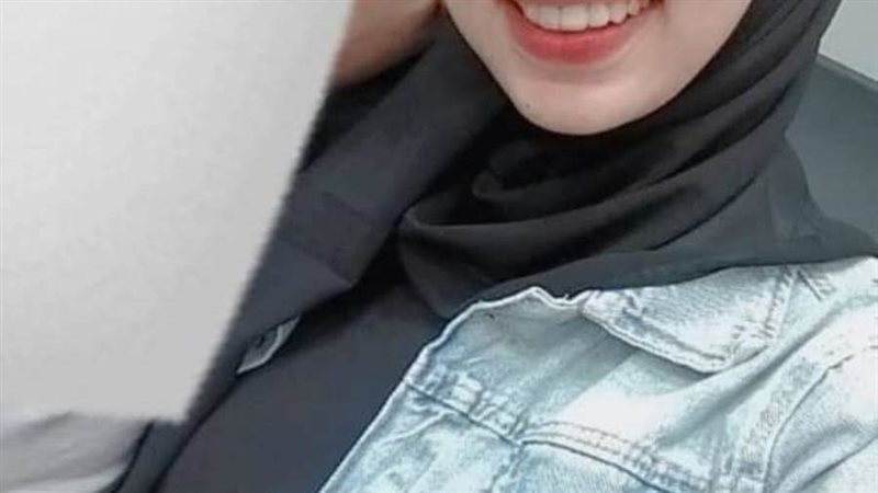 الطالبة خلود سلامة