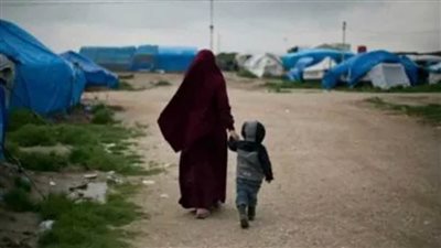 فرنسا: إعادة 15 امرأة و40 طفلا كانوا معتقلين داخل مخيمات في شمال شرقي سوريا