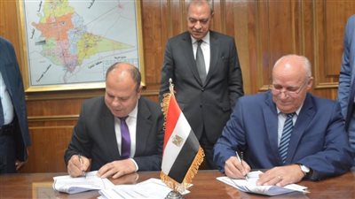 محافظ القليوبية يبحث إقامة مشروعات خدمية فى بنها