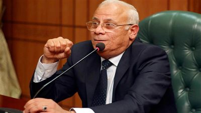 محافظ بورسعيد يتفقد سير العمل في إنشاء الجراج المتعدد الطوابق بحي العرب