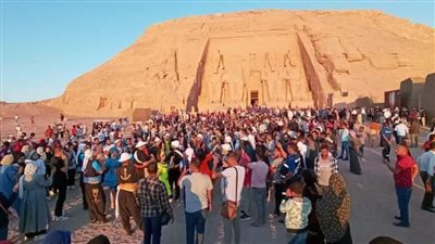 «قصور الثقافة» تختتم احتفالاتها بتعامد الشمس على وجه تمثال رمسيڛ الثاني