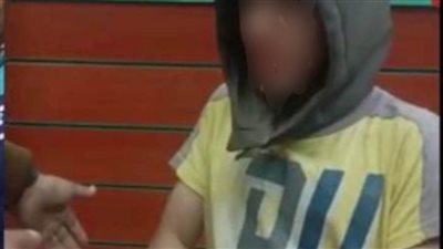 تسليم الطفل ضحية تعذيب والدته لإجباره على التسول بالدقهلية لوالده