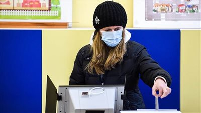 الناخبون يتوافدون على مراكز الاقتراع لاختيار رئيس جديد لسلوفينيا