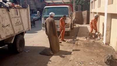 رفع وإزالة مخلفات قمامة خلال حملات للنظافة بمراكز البداري وصدفا وأسيوط وساحل سليم وأبنوب