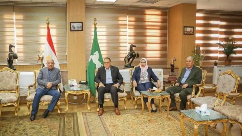 محافظ الشرقية يستقبل