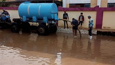 كسح مياه الأمطار من الشوارع والميادين بالدقهلية 