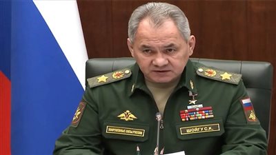 وزير الدفاع الروسي يُبلغ نظيره البريطاني بمخاوفه من استفزازات أوكرانية محتملة باستخدام 