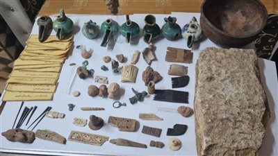 أجهزة الأمن تنجح في ضبط 59 قطعة أثرية سرقها طلبة من جامعة سوهاج 