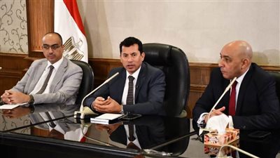 وزير الشباب والرياضة يبحث استعدادات إطلاق برنامج عباقرة شباب العرب