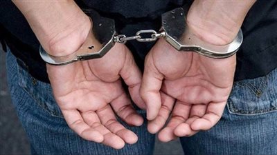 القبض على متهم للنصب على المواطنين بحجة توظيف أموالهم في المواد الغذائية 