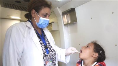 علاج 921 حالة في قافلة طبية ضمن 