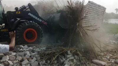 تواصل حملات الموجة الــ20 لإزالة التعديات ببنى سويف