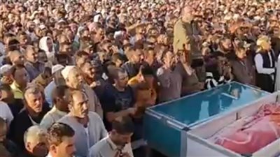 جنازة حاشدة لضحايا حادث الطريق الصحراوي بالبحيرة