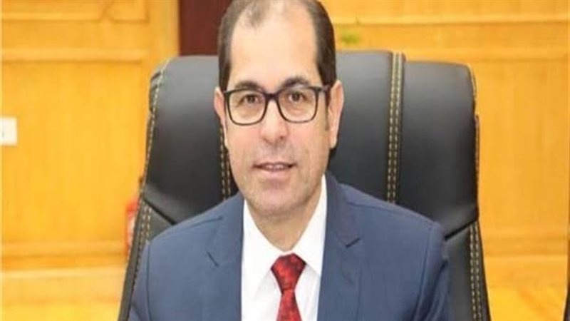 الدكتور يوسف عامر