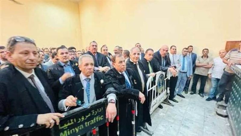 فريق الدفاع عن المحامين