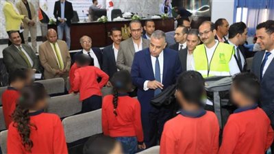 سوهاج: توزيع شنط وزي مدرسي ودفع المصاريف الدراسية لـ ١٠٠٠ طالب وطالبة من غير القادرين