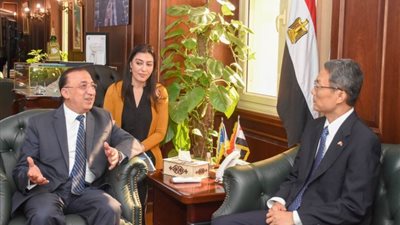 محافظ الإسكندرية وقنصل عام الصين يبحثان التعاون ورئاسة مصر لمؤتمر (COP 27)