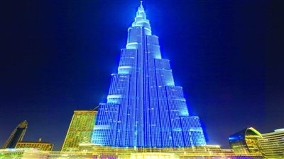 إضاءة برج خليفة باللون الأزرق .. بمناسبة يوم الأمم المتحدة