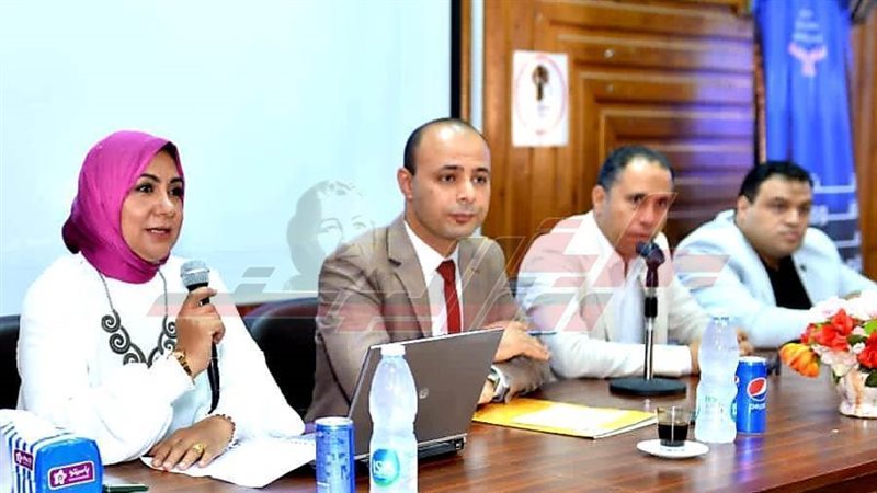 خلال الندوة