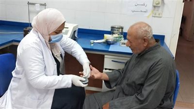 فحص 71 ألف مواطن خلال مبادرة رعاية كبار السن 